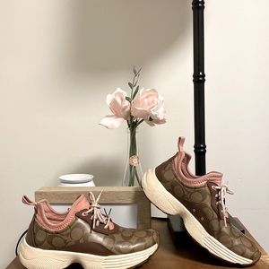 Coach snickers size8